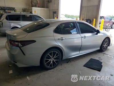Trzecie zdjęcie samochodu z tyłu: 2021 TOYOTA CAMRY SE VIN:4T1G11AK4MU591087 - miniatura