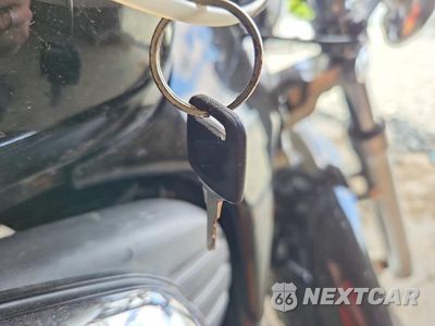 Zdjęcie 8 z 9 samochodu: 2004 HONDA VT600 CD VIN:JH2PC21354M503796 - miniatura