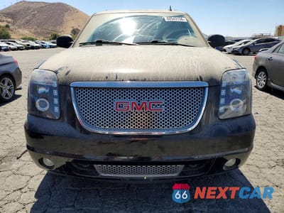 Piąte zdjęcie samochodu w środku: 2010 GMC YUKON XL DENALI VIN:1GKUKMEF7AR122369 - miniatura