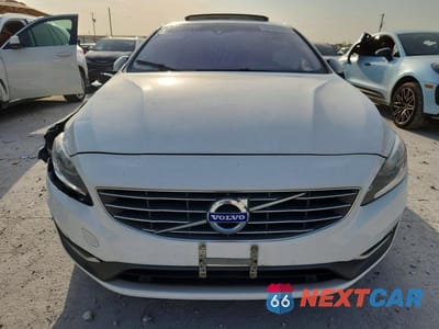 Piąte zdjęcie samochodu w środku: 2017 VOLVO S60 PREMIER VIN:LYV402TK1HB134380 - miniatura
