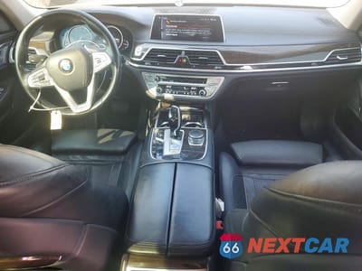 Zdjęcie 8 z 12 samochodu: 2016 BMW 750 XI VIN:WBA7F2C52GG419305 - miniatura