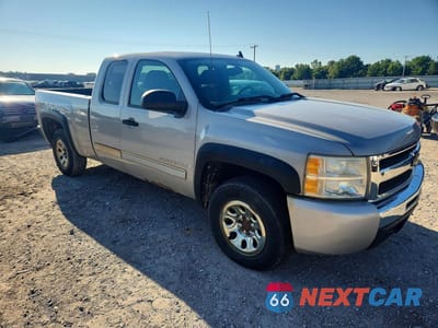Czwarte zdjęcie samochodu z boku: 2009 CHEVROLET SILVERADO K1500 VIN:1GCEK19C59Z273043 - miniatura
