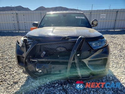 Piąte zdjęcie samochodu w środku: 2020 FORD EXPLORER POLICE INTERCEPTOR VIN:1FM5K8AW7LGB84359 - miniatura