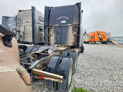 Zdjęcie 6 z 14 samochodu: 2000 FREIGHTLINER CONVENTION - SEMI TRUCK VIN:1FUPCSZB2YPB93420 - miniatura