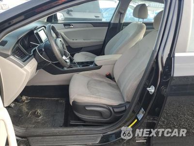 Zdjęcie 7 z 13 samochodu: 2019 HYUNDAI SONATA SE VIN:5NPE24AF8KH732134 - miniatura