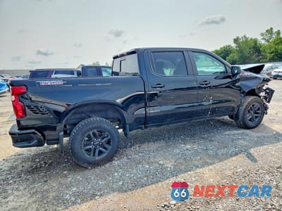 Trzecie zdjęcie samochodu z tyłu: 2021 CHEVROLET SILVERADO K1500 LT TRAIL BOSS VIN:3GCPYFED7MG165342 - miniatura