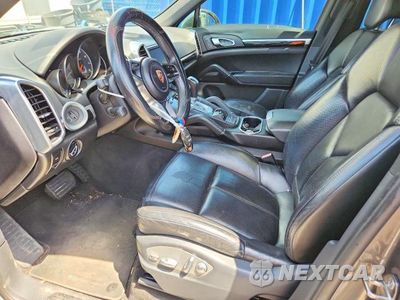 Zdjęcie 7 z 12 samochodu: 2016 PORSCHE CAYENNE VIN:WP1AA2A27GLA09282 - miniatura