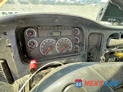 Zdjęcie 9 z 13 samochodu: 2005 FREIGHTLINER BUSINESS CLASS M2 REFUSE TRUCK VIN:1FVACXCS05HN20603 - miniatura