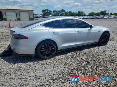 Trzecie zdjęcie samochodu z tyłu: 2014 TESLA MODEL S VIN:5YJSA1H17EFP49928 - miniatura