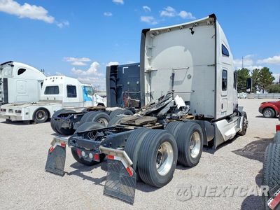 Trzecie zdjęcie samochodu z tyłu: 2023 KENWORTH T680 SEMI TRUCK VIN:1XKYDP9X7PJ236430 - miniatura