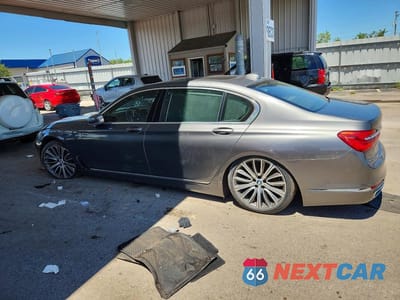 Drugie zdjęcie samochodu z przodu: 2016 BMW 750 XI VIN:WBA7F2C57GGE12322 - miniatura