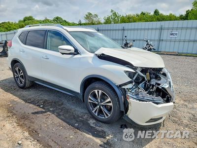 Czwarte zdjęcie samochodu z boku: 2019 NISSAN ROGUE SV VIN:JN8AT2MV6KW401683 - miniatura