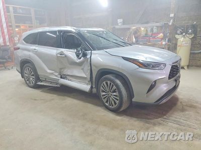 Czwarte zdjęcie samochodu z boku: 2022 TOYOTA HIGHLANDER PLATINUM VIN:5TDFZRBH8NS235600 - miniatura