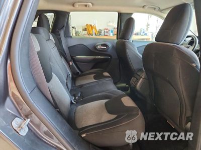 Zdjęcie 11 z 13 samochodu: 2014 JEEP CHEROKEE LATITUDE VIN:1C4PJMCB9EW247523 - miniatura