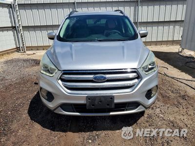 Piąte zdjęcie samochodu w środku: 2017 FORD ESCAPE SE VIN:1FMCU0GD4HUA32671 - miniatura