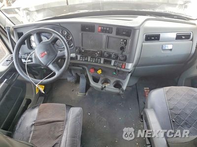 Zdjęcie 8 z 14 samochodu: 2020 KENWORTH T680 SEMI TRUCK VIN:1XKYDP9X1LJ397902 - miniatura