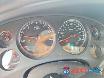 Zdjęcie 9 z 13 samochodu: 2010 GMC YUKON XL DENALI VIN:1GKUKMEF7AR224867 - miniatura