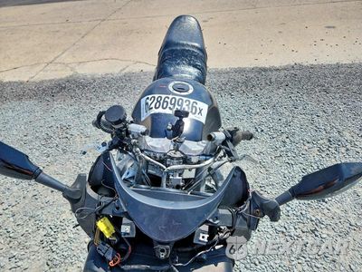 Piąte zdjęcie samochodu w środku: 2001 SUZUKI GSX750 F VIN:JS1GR7GA512101059 - miniatura