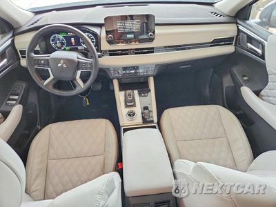 Zdjęcie 8 z 14 samochodu: 2025 MITSUBISHI OUTLANDER SEL VIN:JA4T5WA98SZ001968 - miniatura