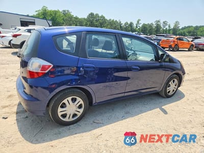 Trzecie zdjęcie samochodu z tyłu: 2010 HONDA FIT VIN:JHMGE8H28AC015333 - miniatura