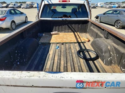 Zdjęcie 10 z 13 samochodu: 2005 CHEVROLET SILVERADO C2500 HEAVY DUTY VIN:1GCHC23U45F897753 - miniatura