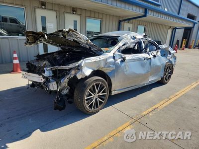 2022 TOYOTA CAMRY SE 4T1G11AKXNU697030 - główne zdjęcie licytacji z USA - miniatura