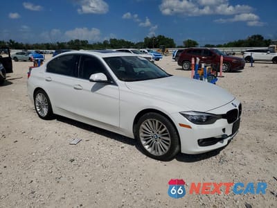Czwarte zdjęcie samochodu z boku: 2013 BMW 328 XI SULEV VIN:WBA3B5C58DF593943 - miniatura