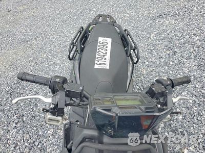 Piąte zdjęcie samochodu w środku: 2022 ZHNG UK VIN:HZ2TCDM44S1008481 - miniatura