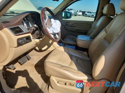 Zdjęcie 7 z 14 samochodu: 2009 CADILLAC ESCALADE VIN:1GYFK23249R294048 - miniatura