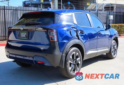 Trzecie zdjęcie samochodu z tyłu: 2025 NISSAN KICKS SV VIN:3N8AP6CB2SL406162 - miniatura
