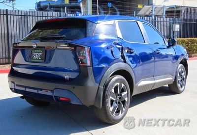 Trzecie zdjęcie samochodu z tyłu: 2025 NISSAN KICKS SV VIN:3N8AP6CB2SL406162 - miniatura