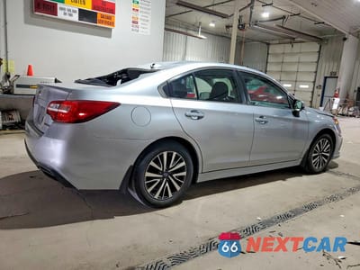 Trzecie zdjęcie samochodu z tyłu: 2019 SUBARU LEGACY 2.5I PREMIUM VIN:4S3BNAF65K3004235 - miniatura