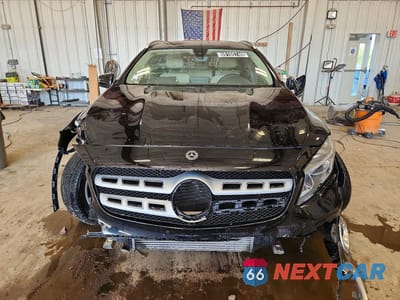 Piąte zdjęcie samochodu w środku: 2018 MERCEDES-BENZ GLA 250 4MATIC VIN:WDCTG4GB2JJ463321 - miniatura