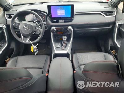 Zdjęcie 8 z 12 samochodu: 2025 TOYOTA RAV4 XSE VIN:JTMFB3FV4SD249566 - miniatura