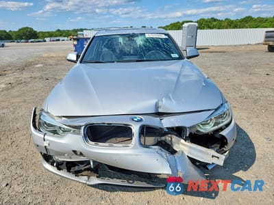 Piąte zdjęcie samochodu w środku: 2017 BMW 330 XI VIN:WBA8D9C38HA011686 - miniatura