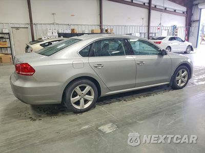 Trzecie zdjęcie samochodu z tyłu: 2013 VOLKSWAGEN PASSAT SE VIN:1VWBN7A39DC133398 - miniatura