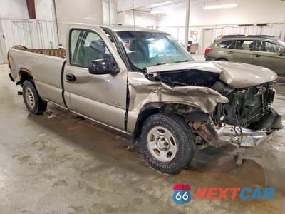Czwarte zdjęcie samochodu z boku: 2002 CHEVROLET SILVERADO C1500 VIN:1GCEC14W62Z133250 - miniatura