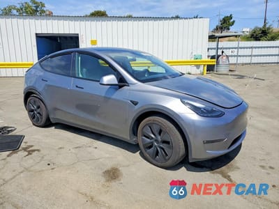 Czwarte zdjęcie samochodu z boku: 2025 TESLA MODEL Y VIN:7SAYGDEE0SF281167 - miniatura