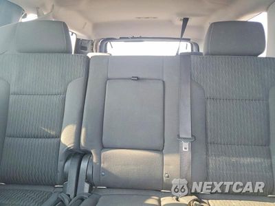 Zdjęcie 10 z 14 samochodu: 2018 CHEVROLET SUBURBAN K1500 LS VIN:1GNSKGEC7JR119070 - miniatura