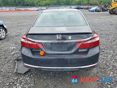 Zdjęcie 6 z 12 samochodu: 2017 HONDA ACCORD SPORT SPECIAL EDITION VIN:1HGCR2F1XHA184241 - miniatura