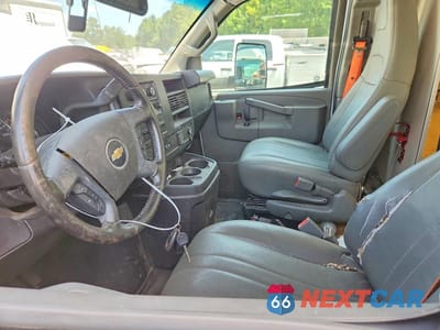 Zdjęcie 7 z 14 samochodu: 2023 CHEVROLET EXPRESS G3500 DELIVERY TRUCK VIN:1GB0GSF75P1114094 - miniatura