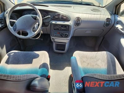 Zdjęcie 8 z 13 samochodu: 2000 CHRYSLER VOYAGER VIN:2C4GJ2534YR647657 - miniatura
