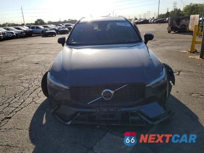 Piąte zdjęcie samochodu w środku: 2022 VOLVO XC60 B5 R-DESIGN VIN:YV4L12RM1N1906071 - miniatura