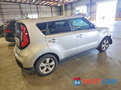 Trzecie zdjęcie samochodu z tyłu: 2017 KIA SOUL BASE VIN:KNDJN2A23H7457809 - miniatura
