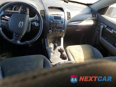 Zdjęcie 8 z 13 samochodu: 2011 KIA SORENTO EX VIN:5XYKUDA27BG062805 - miniatura