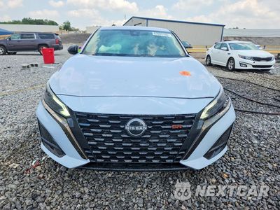 Piąte zdjęcie samochodu w środku: 2023 NISSAN ALTIMA SR VIN:1N4BL4CV0PN395086 - miniatura