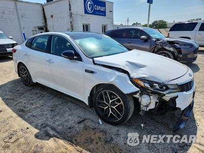 Czwarte zdjęcie samochodu z boku: 2019 KIA OPTIMA SX VIN:5XXGW4L24KG374937 - miniatura