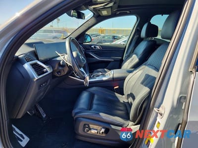 Zdjęcie 7 z 14 samochodu: 2024 BMW X5 XDRIVE50E VIN:5UX43EU05R9S23870 - miniatura