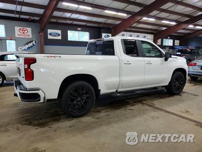 Trzecie zdjęcie samochodu z tyłu: 2020 CHEVROLET SILVERADO K1500 RST VIN:1GCRYEED7LZ244169 - miniatura