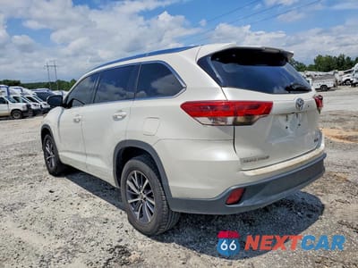 Drugie zdjęcie samochodu z przodu: 2017 TOYOTA HIGHLANDER XLE VIN:5TDKZRFH1HS519857 - miniatura